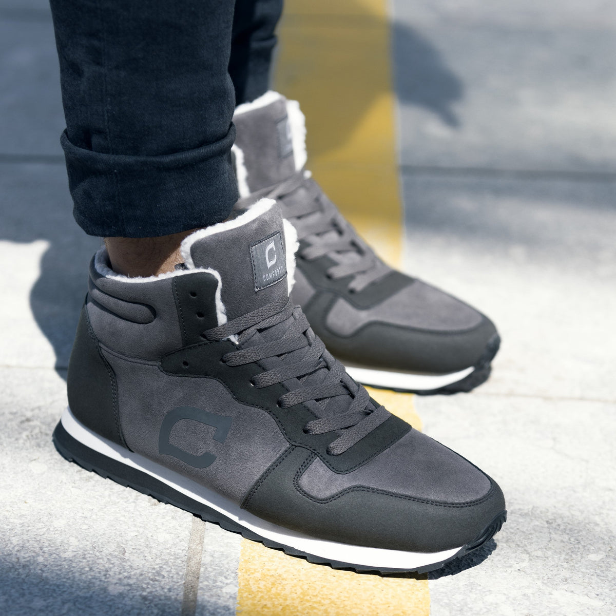 Men's Warm Lined Winter Shoes Slip Resistant High Top