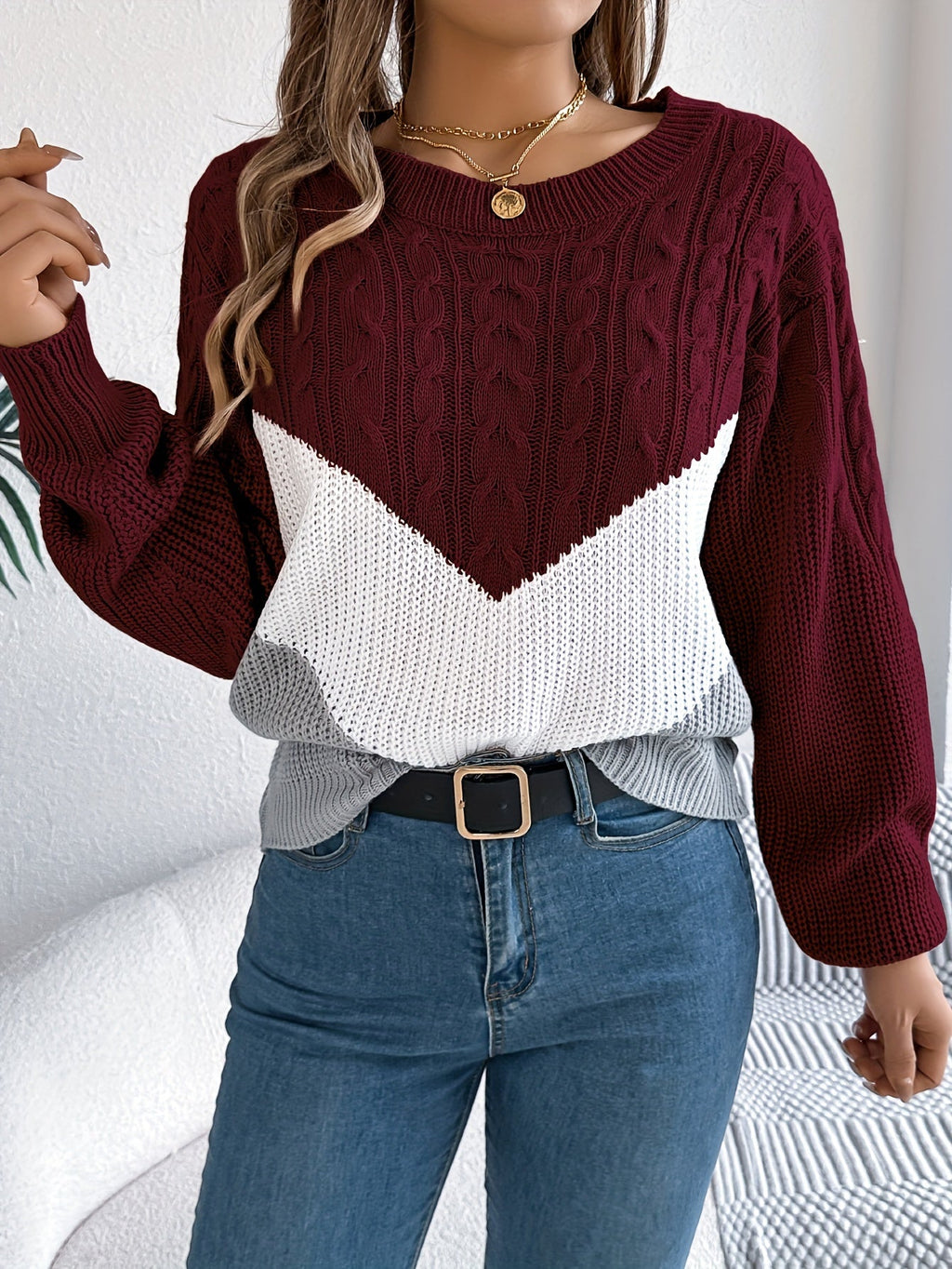 Women's Two-Tone Knit Crew Neck Pullover