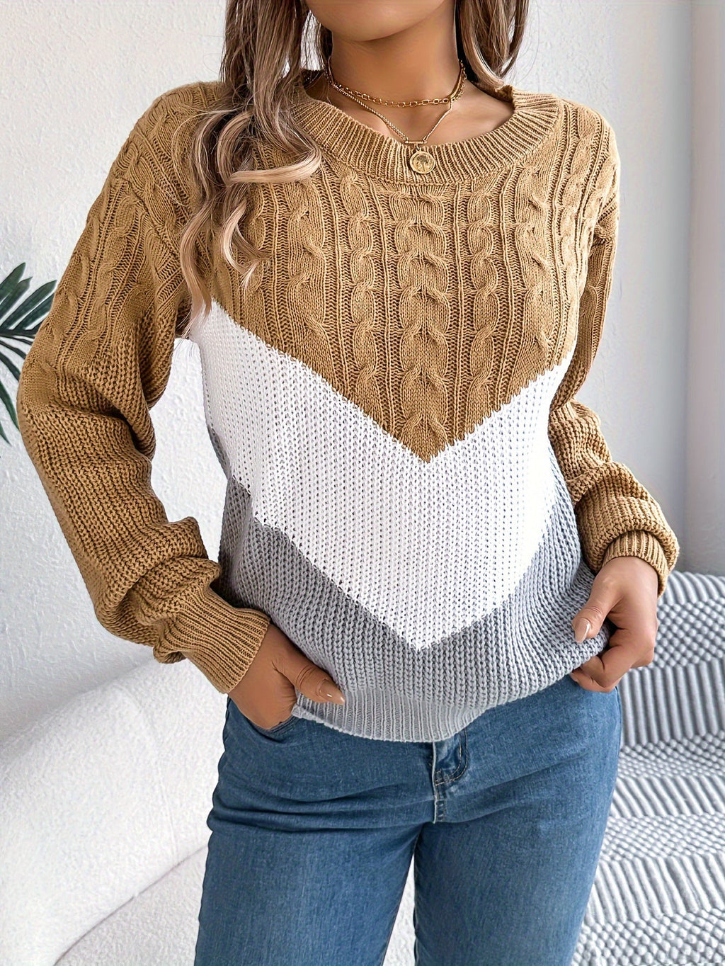 Women's Two-Tone Knit Crew Neck Pullover
