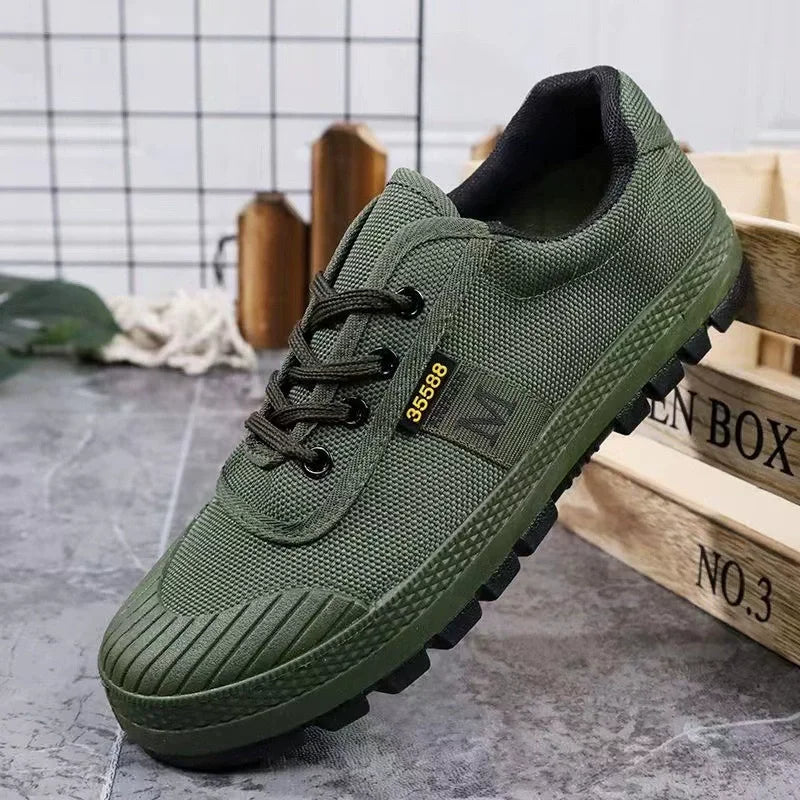 Men's Printed Low Top Lace Up Grip Sneakers
