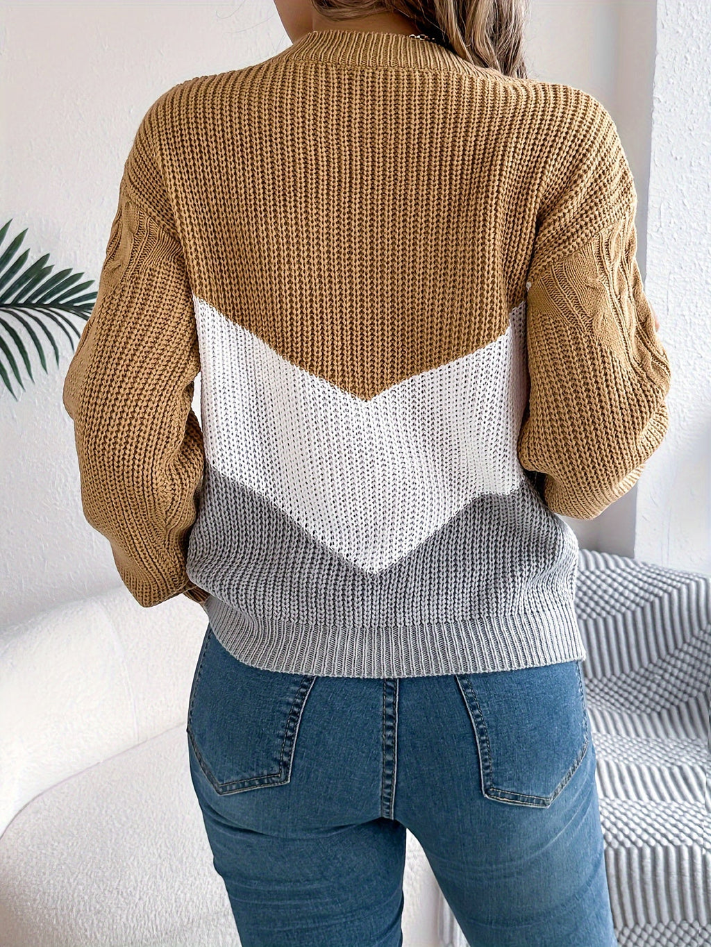 Women's Two-Tone Knit Crew Neck Pullover