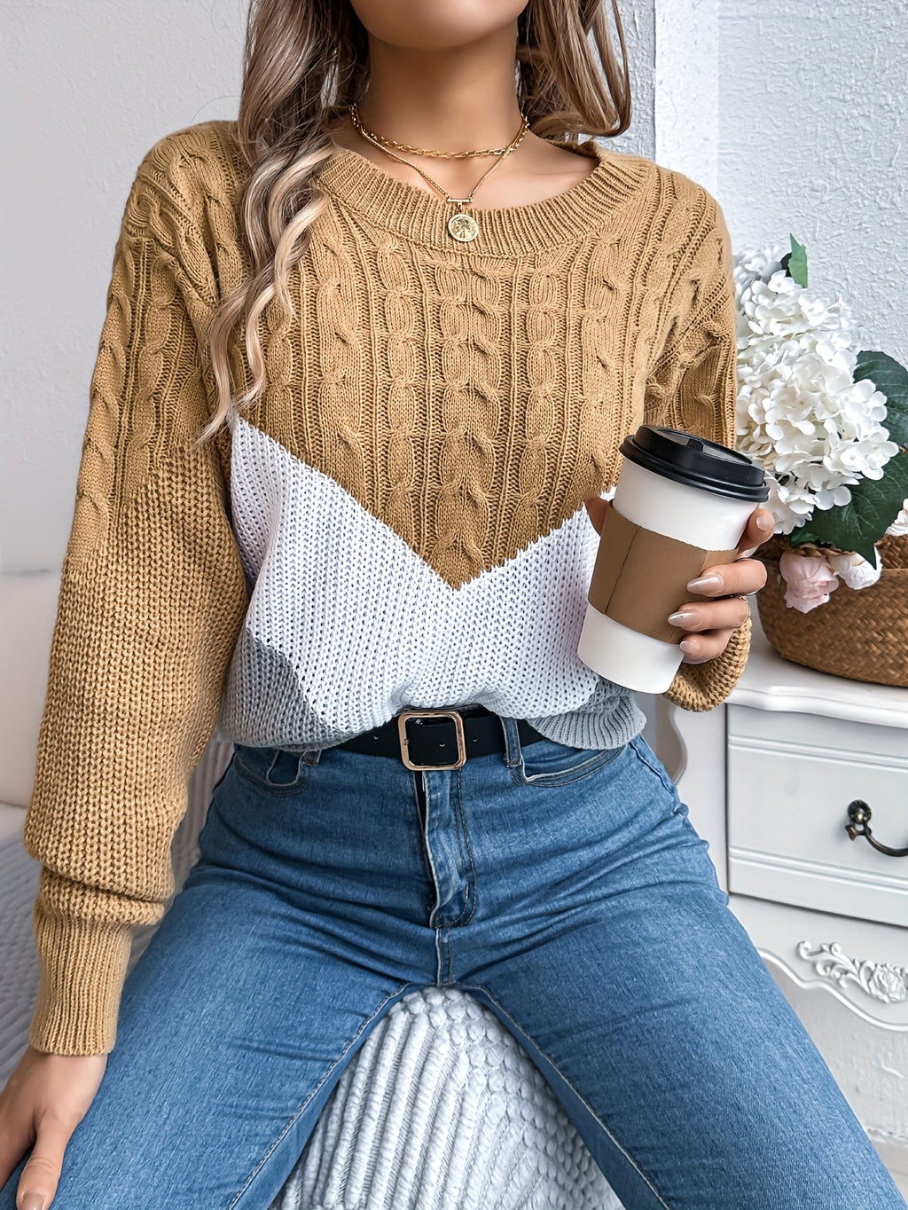 Women's Two-Tone Knit Crew Neck Pullover