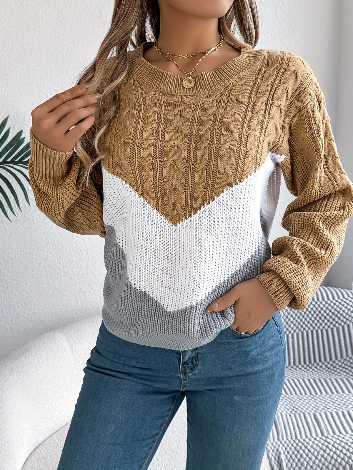 Women's Two-Tone Knit Crew Neck Pullover
