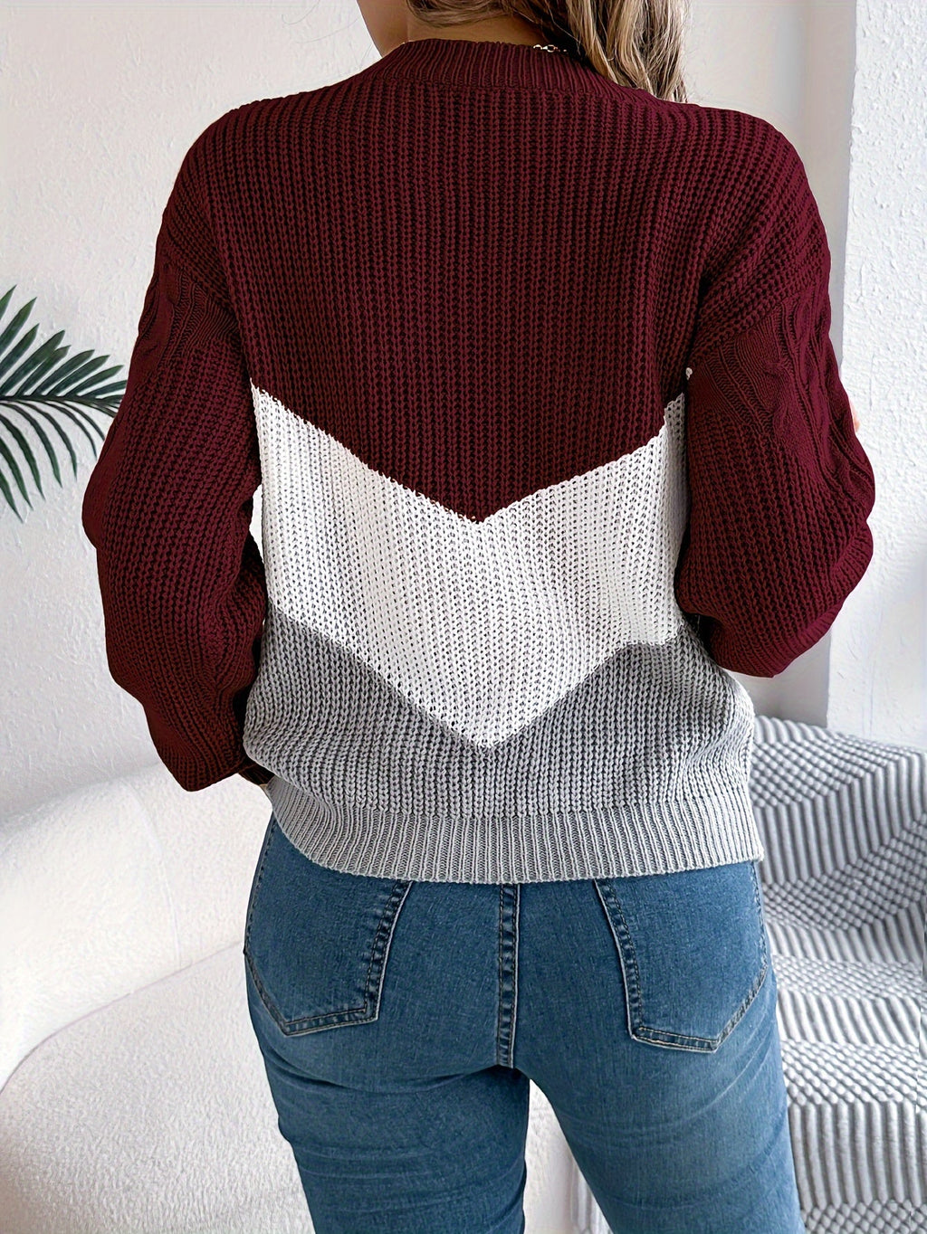 Women's Two-Tone Knit Crew Neck Pullover