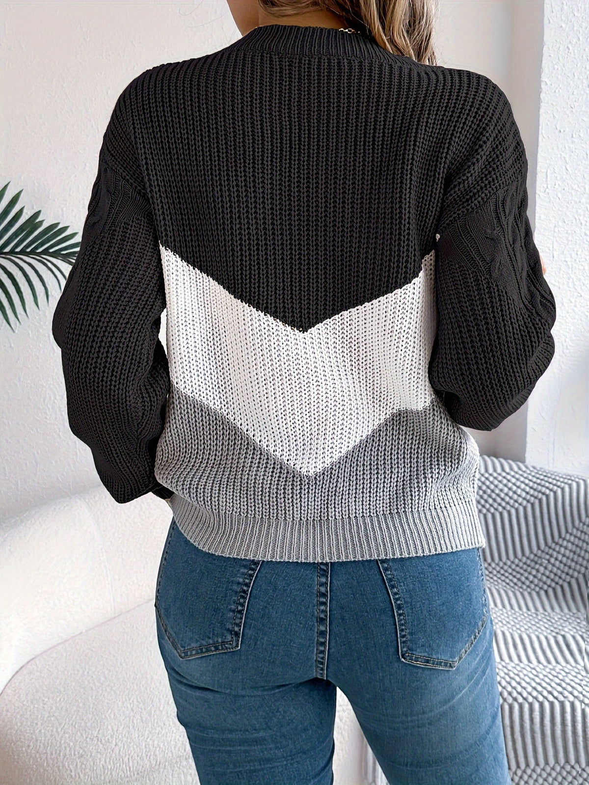 Women's Two-Tone Knit Crew Neck Pullover