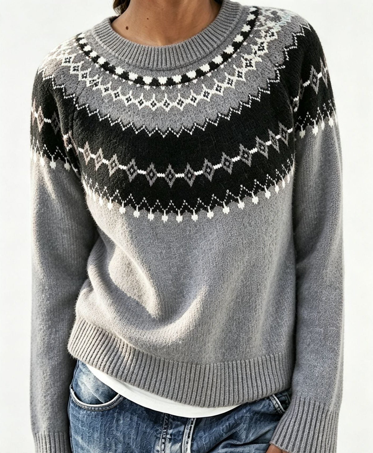 Women's Patterned Yoke Crew Neck Pullover in Extended Sizes - Grey