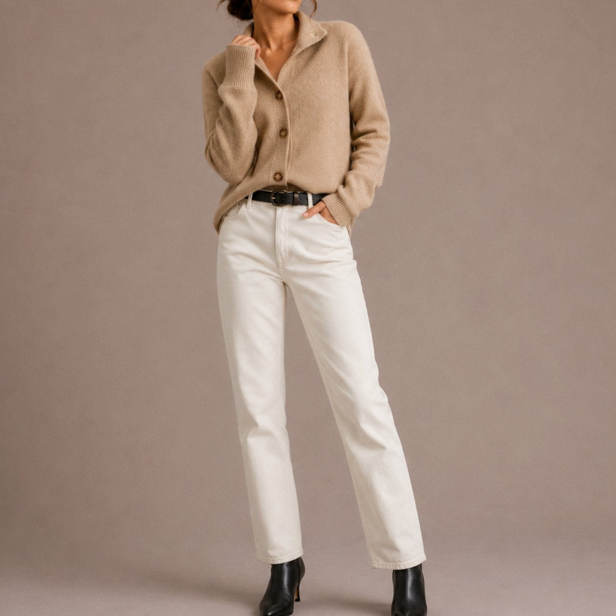Women's Relaxed Buttoned Knit Cardigan with Collar - Beige