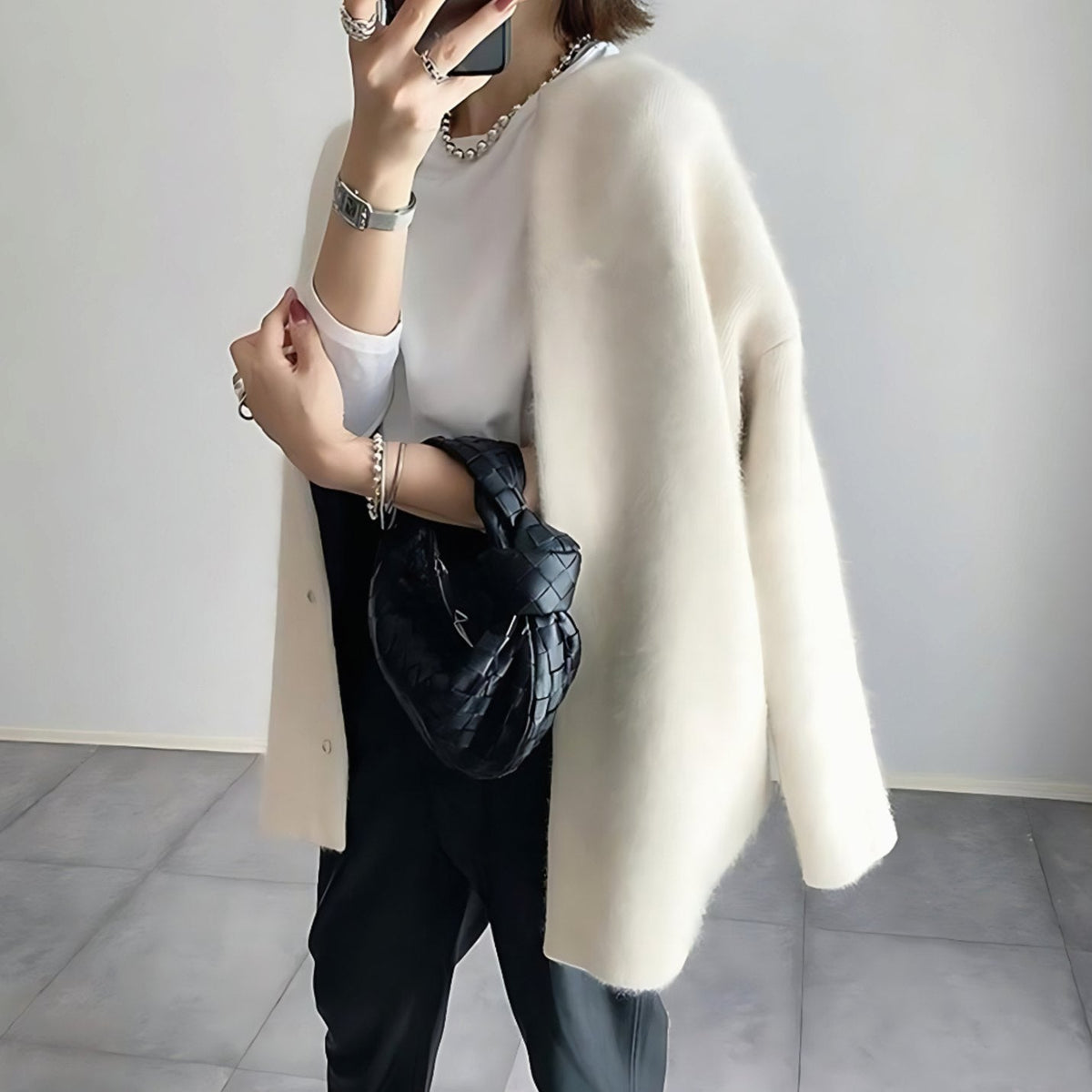 Women's Hip-Length Relaxed Crew Neck Snap Cardigan