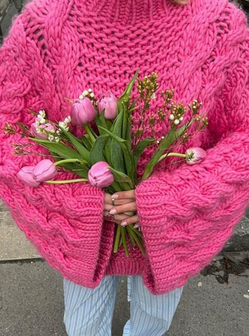 Women's Dropped Shoulder Oversized Cable-Knit Jumper