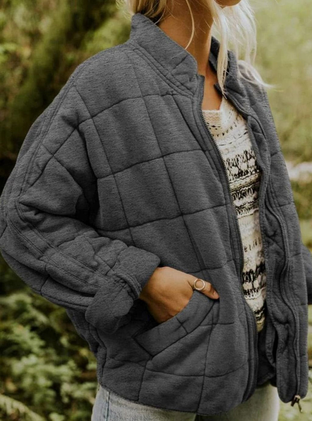 Women's Fitted Diamond-Stitch Quilted Jacket - Dark Grey