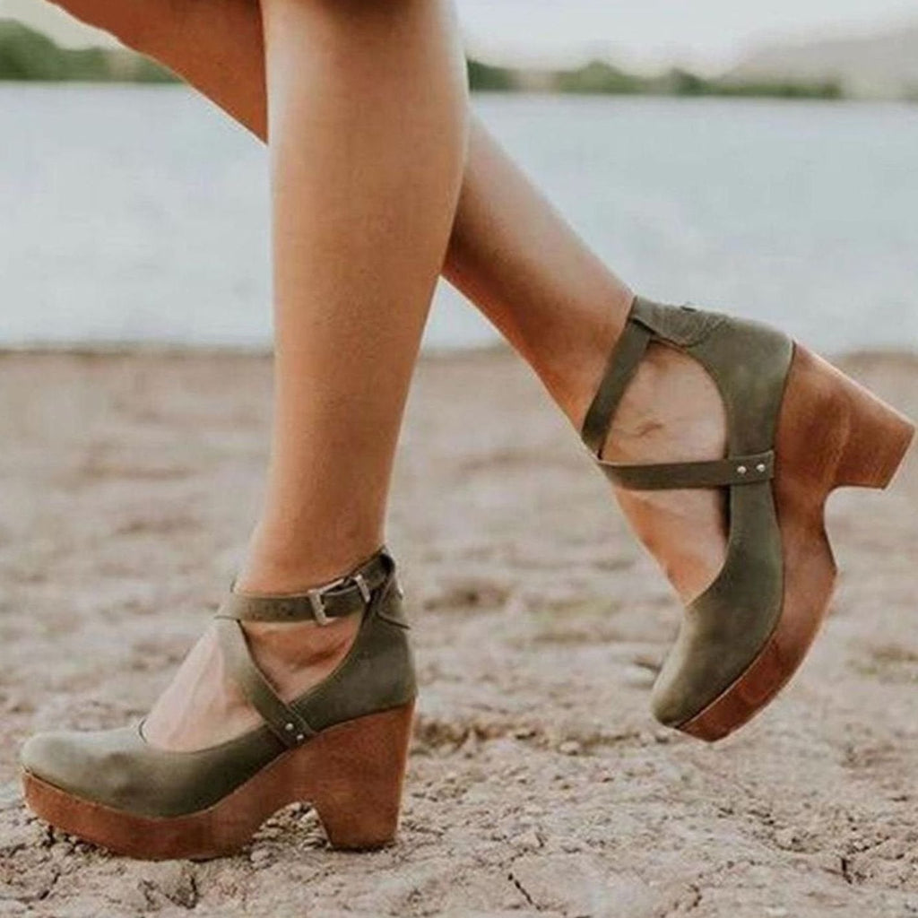 Women's Retro Rounded-Toe Mary Janes with Buckle Straps